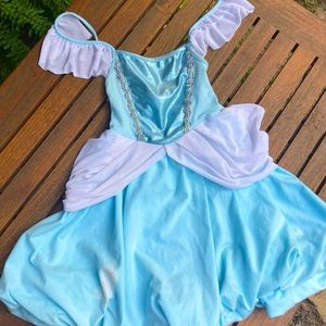 Size 4 moderately worn placard original dresses